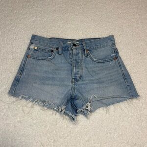 Madewell Women Light Wash Relaxed Denim Shorts Raw Hem